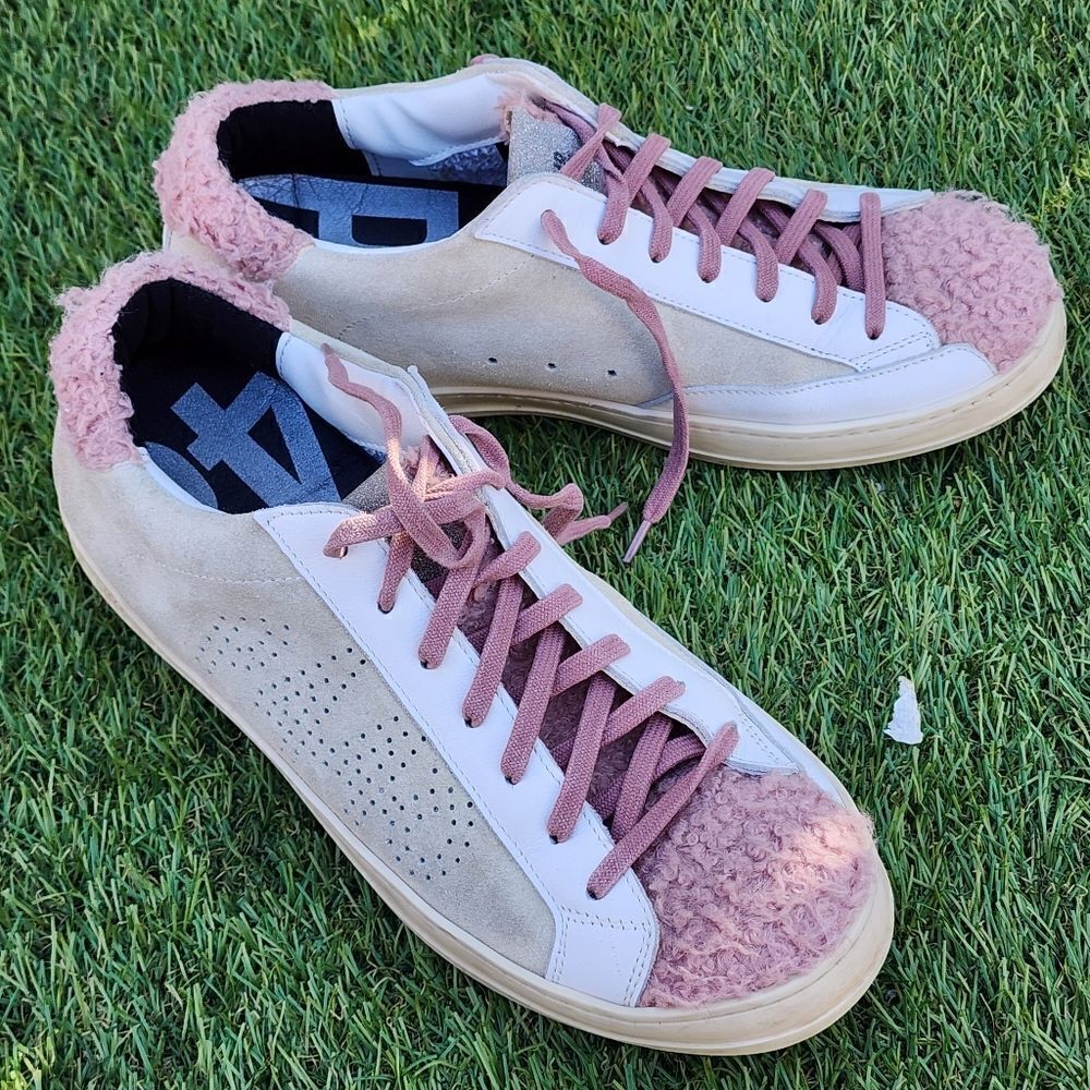 P448 - Womens Sneakers - SIZE 41. - US9.5